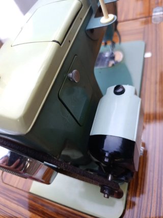 Máquina de coser Alfa Alfamatic 1-9
