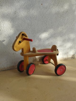Caballete de madera para niños