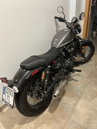 MOTRON REVOLVER 125 Negra/Gris