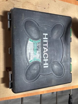 Taladro Hitachi a Batería con Maletín