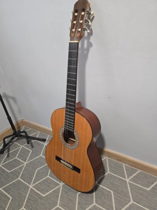 Guitarra Clásica + Libro Acordes