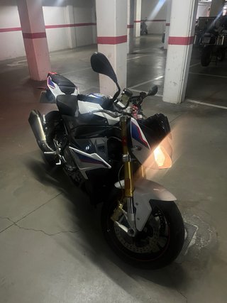 BMW S 1000 R Sportbike