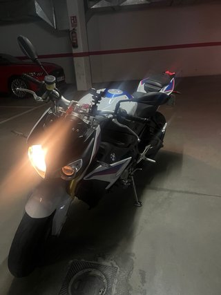 BMW S 1000 R Sportbike
