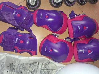 Patines Oxelo, protecciones y casco