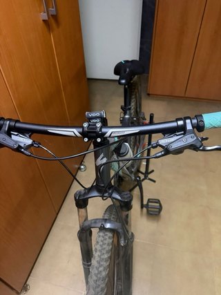 Bicicleta Specialized Gris y Turquesa