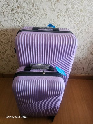 Maleta morada rígida con ruedas 25kg 75x45x35 10kg