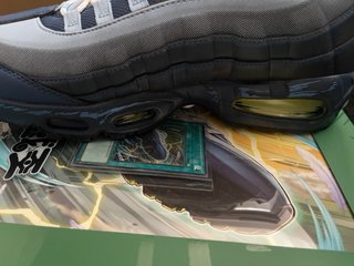 Nike Air Max 95 Yu-Gi-Oh Joey nueva con carta prom