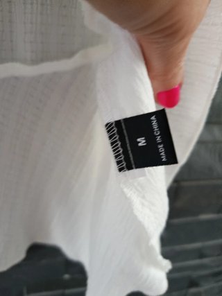Blusa blanca con encaje