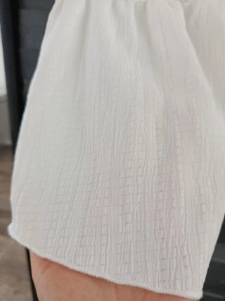 Blusa blanca con encaje