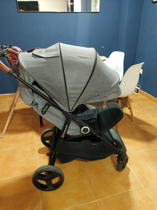 Carrito de paseo Kinderkraft gris