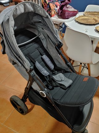 Carrito de paseo Kinderkraft gris