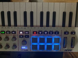 Akai MPK Mini Controlador MIDI