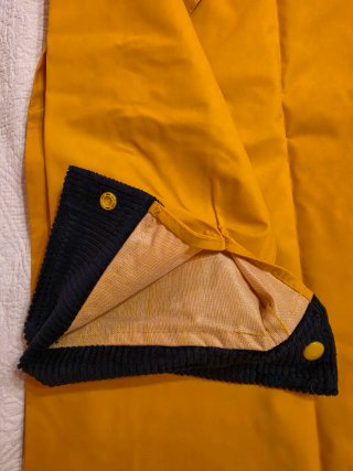 Chubasquero Banco Atlántico Amarillo.