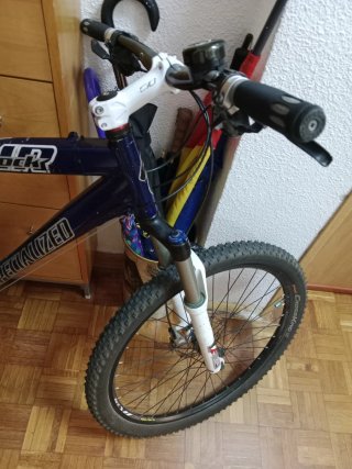 Bicicleta Specialized Hardrock Azul