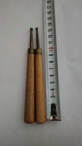 Juego de 2 punzones de madera