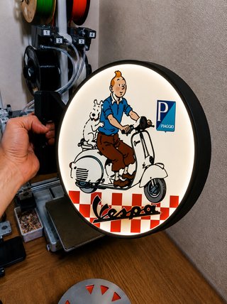 Rotulo luminoso Vespa con Tintín