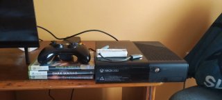 Xbox 360 Negra + 3 Juegos y mando