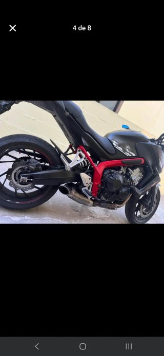 Honda CB650F Naked Preta e Vermelha