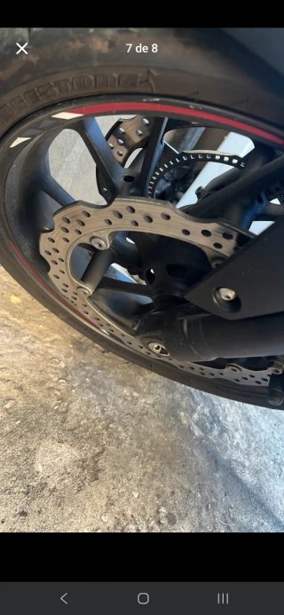 Honda CB650F Naked Preta e Vermelha