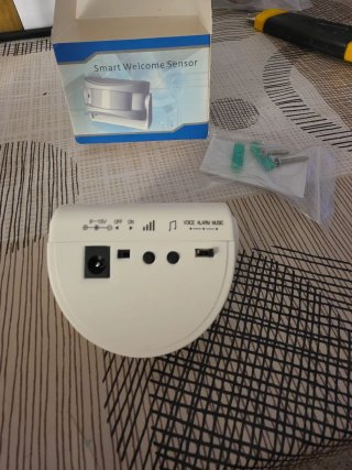 Detector de movimiento para puertas