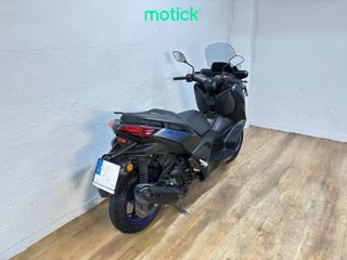 YAMAHA XMAX 125