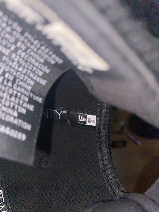 Gorra New Era Pana Negra y Beige