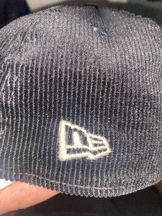 Gorra New Era Pana Negra y Beige