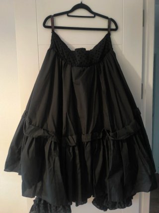Traje de flamenca negro con lunares