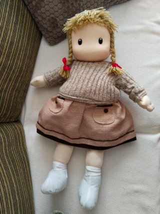 Muñeca de peluche grande