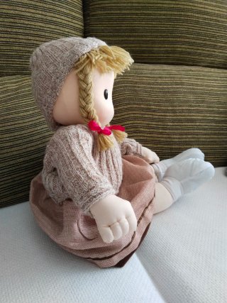 Muñeca de peluche grande