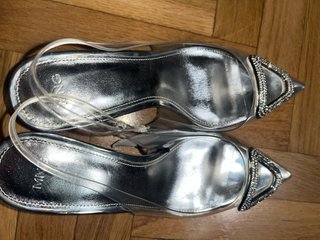 Zapato tacón vinilo Nude Mango