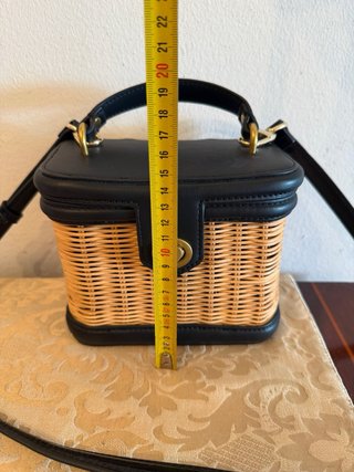 Bolso Zara Mimbre y Piel Negro Beige