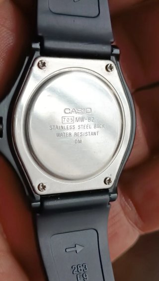 Reloj Casio 705 MW82