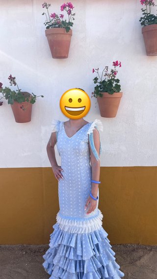 Traje de flamenca azul celeste