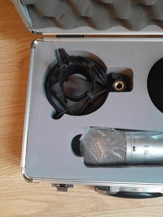 Micrófono Behringer B-1 con maletín