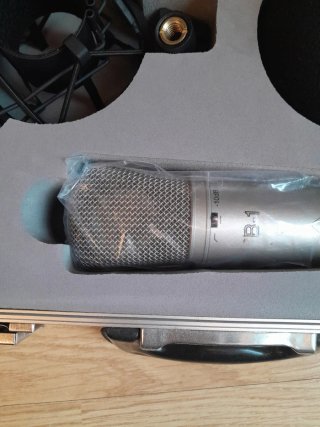 Micrófono Behringer B-1 con maletín