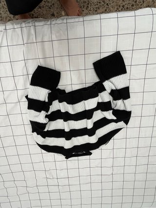 Jersey Bershka rayas negro y blanco