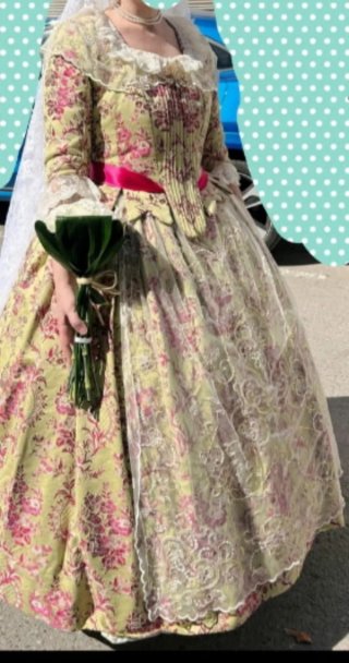 Traje de Fallera verde y rosa