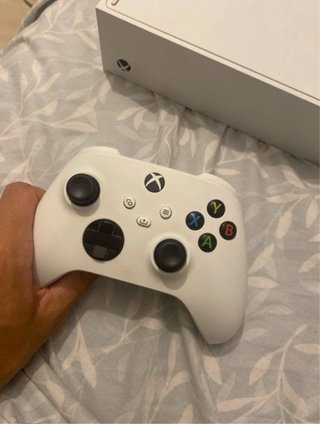 Xbox Series S 512GB + Mando y Cables
