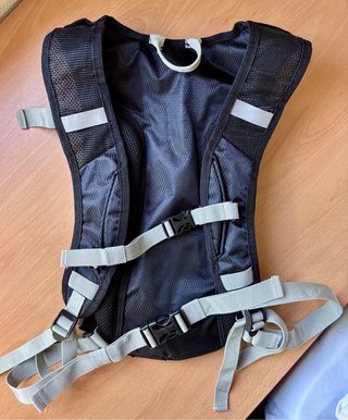 Mochila deportiva Skoda negra y gris
