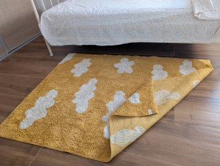 Alfombra infantil con nubes