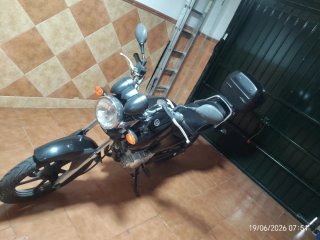 Yamaha Naked Negra