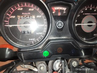 Yamaha Naked Negra