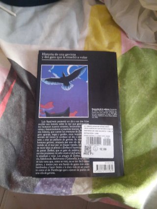 Historia de una gaviota y del gato que le ensen...