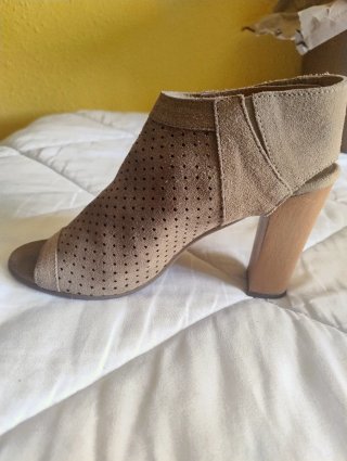 Botines de verano beige y marrón
