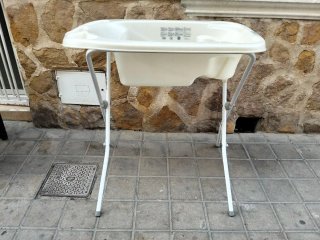 Bañera bebé con patas plegables