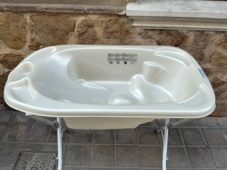 Bañera bebé con patas plegables