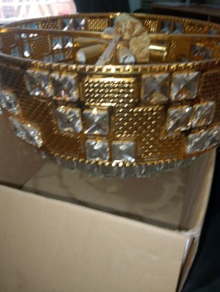 Lampada a sospensione in cristallo e metallo dorato