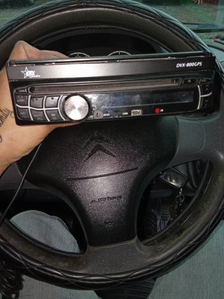 Radio Pantalla Extraíble GPS DVX-800GPS