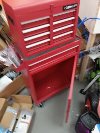 Caja de herramientas rodante roja